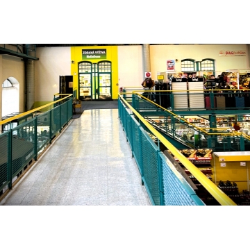 PRODEJNA V SENIMU JIŽ VIDITELNĚ OZNAČENA 