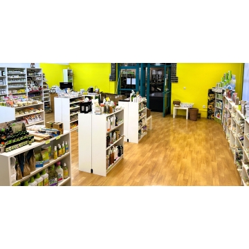 PRODEJNA V SENIMU JIŽ VIDITELNĚ OZNAČENA 